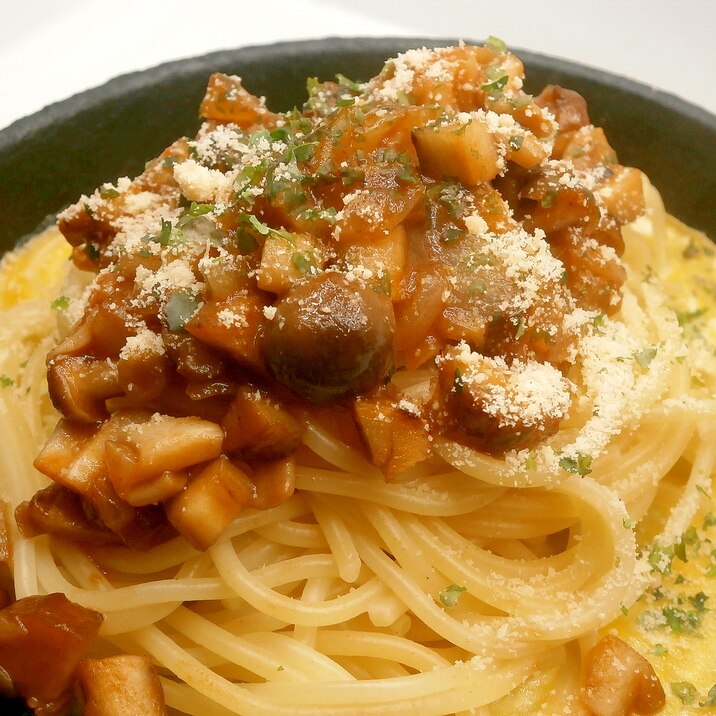 ごぼうとしめじ　肉なしパスタ